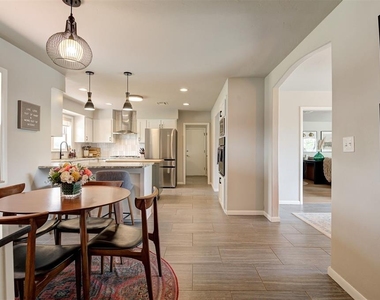 3127 Nw 69th Street - Photo Thumbnail 2