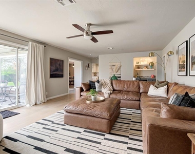 3127 Nw 69th Street - Photo Thumbnail 12