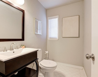 3127 Nw 69th Street - Photo Thumbnail 36