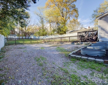 419 N East Avenue - Photo Thumbnail 5