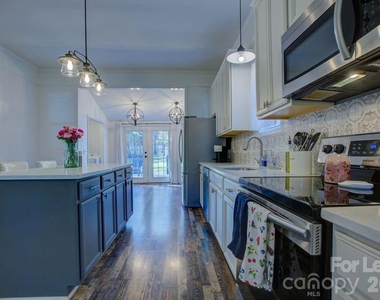 419 N East Avenue - Photo Thumbnail 27