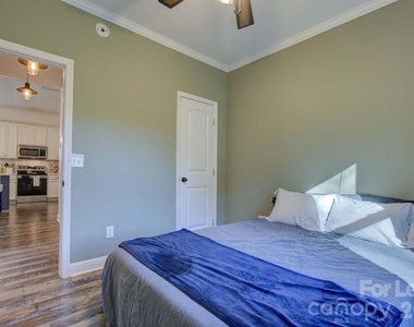 419 N East Avenue - Photo Thumbnail 18