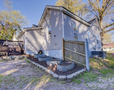 419 N East Avenue - Photo Thumbnail 2