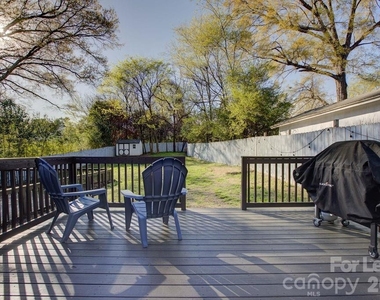 419 N East Avenue - Photo Thumbnail 10