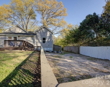 419 N East Avenue - Photo Thumbnail 8
