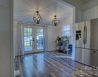 419 N East Avenue - Photo Thumbnail 17