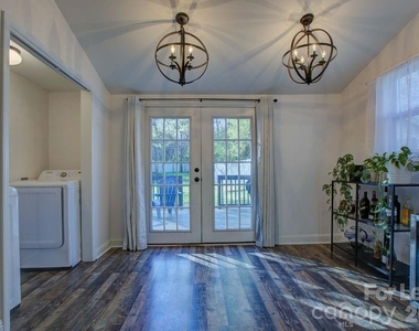 419 N East Avenue - Photo Thumbnail 16