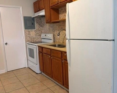 2912 L D Parker Drive - Photo Thumbnail 1