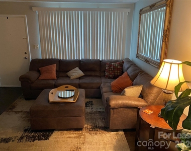 3315 Erskine Drive - Photo Thumbnail 14