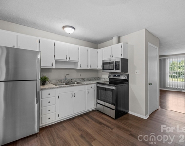 3315 Erskine Drive - Photo Thumbnail 11