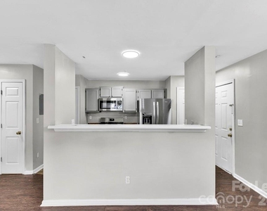 1638 Arlyn Circle - Photo Thumbnail 2