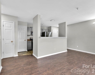 1638 Arlyn Circle - Photo Thumbnail 3