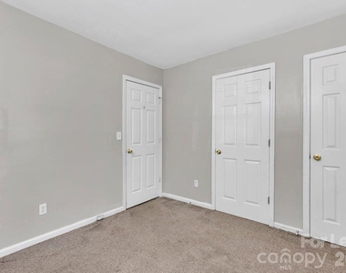 1638 Arlyn Circle - Photo Thumbnail 5