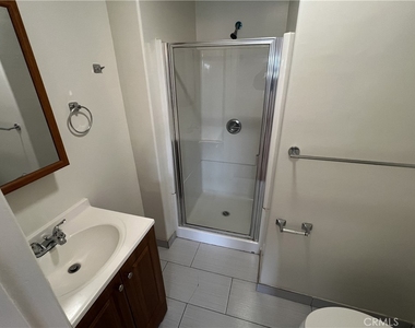 500 N Los Robles Avenue - Photo Thumbnail 11