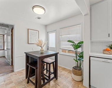 130 Virginia Drive - Photo Thumbnail 4