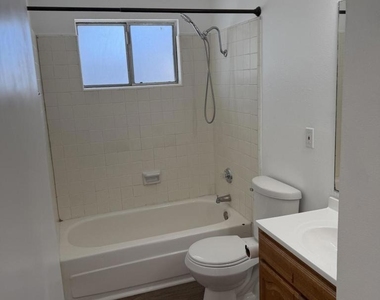 717 Halyard Street - Photo Thumbnail 3