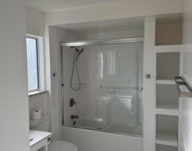 826 Camelia Drive - Photo Thumbnail 15