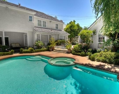 3935 Mary Ellen Avenue - Photo Thumbnail 4