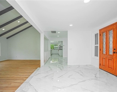 3518 N Mills Avenue - Photo Thumbnail 4
