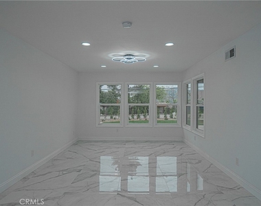 3518 N Mills Avenue - Photo Thumbnail 6