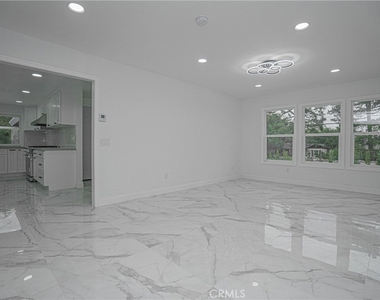 3518 N Mills Avenue - Photo Thumbnail 5