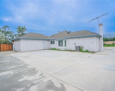 3518 N Mills Avenue - Photo Thumbnail 27