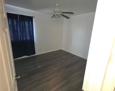 512 1/2 E Street - Photo Thumbnail 9