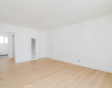 1217 N Kingsley Drive - Photo Thumbnail 5