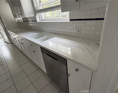 4423 Ethel Avenue - Photo Thumbnail 24