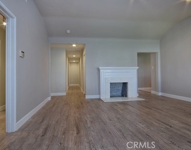 4423 Ethel Avenue - Photo Thumbnail 4