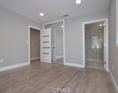 4423 Ethel Avenue - Photo Thumbnail 15