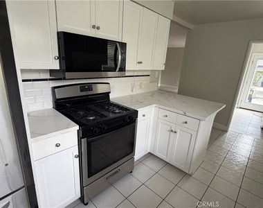 4423 Ethel Avenue - Photo Thumbnail 23