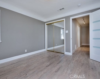 4423 Ethel Avenue - Photo Thumbnail 12
