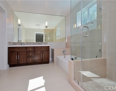 4423 Ethel Avenue - Photo Thumbnail 19