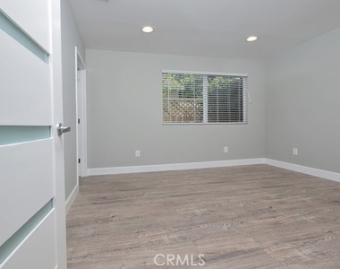 4423 Ethel Avenue - Photo Thumbnail 14