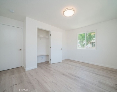 6745 Laurel Canyon - Photo Thumbnail 7