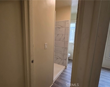 1021 W 25th Street - Photo Thumbnail 20