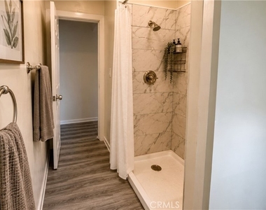 1021 W 25th Street - Photo Thumbnail 24