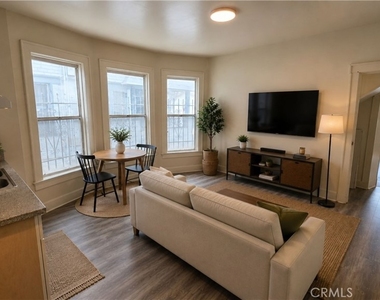 1021 W 25th Street - Photo Thumbnail 9