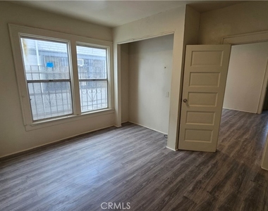 1021 W 25th Street - Photo Thumbnail 18