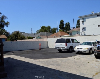 1021 W 25th Street - Photo Thumbnail 26