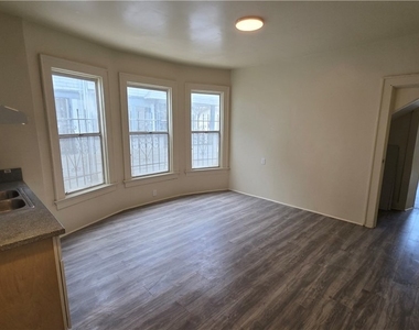 1021 W 25th Street - Photo Thumbnail 8