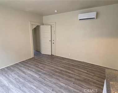 1021 W 25th Street - Photo Thumbnail 7
