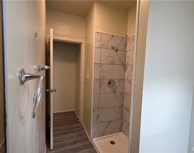 1021 W 25th Street - Photo Thumbnail 23