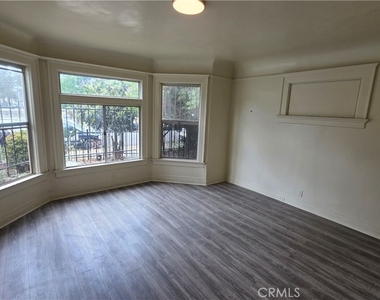 1021 W 25th Street - Photo Thumbnail 14