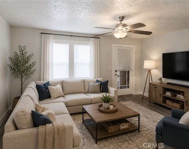 5023 Bakman Avenue - Photo Thumbnail 2