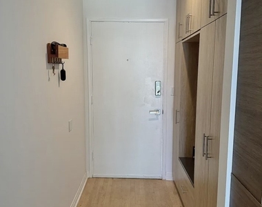 1649 Appian Way - Photo Thumbnail 9