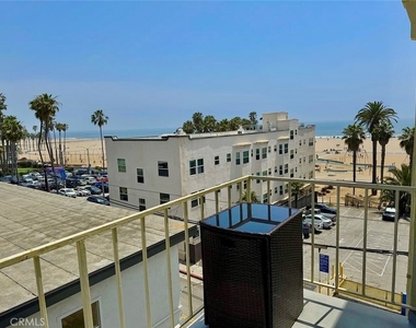 1649 Appian Way - Photo Thumbnail 2