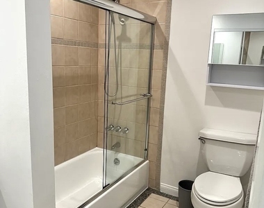 1649 Appian Way - Photo Thumbnail 8