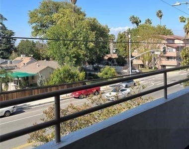13920 Moorpark - Photo Thumbnail 4